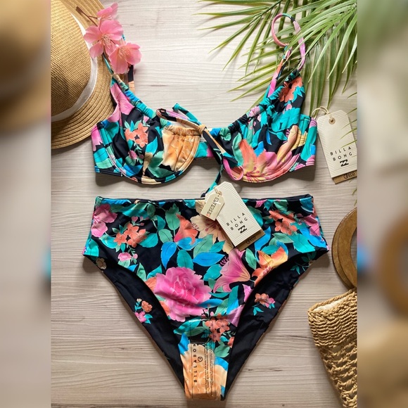 Billabong 🌺 Floral Rev Ruched Underwire Top | High Rise Bikini Bottoms 👙🌴 - Picture 5 of 16